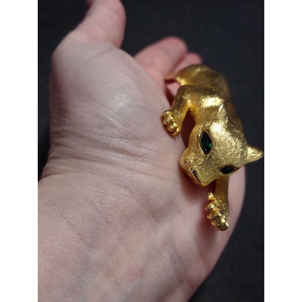 Gold plated crawling cat brooch green panther cougar